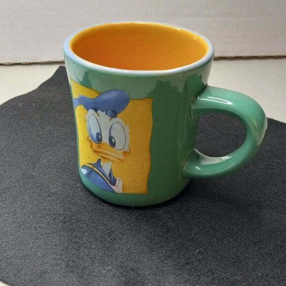 Disney Donald Duck Green/Yellow  Mug Cartoons/Movies Cottagecore Grandmacore - Picture 1 of 7
